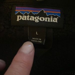 Patagonia quarter zip pullover sweater size large in charcoal grey